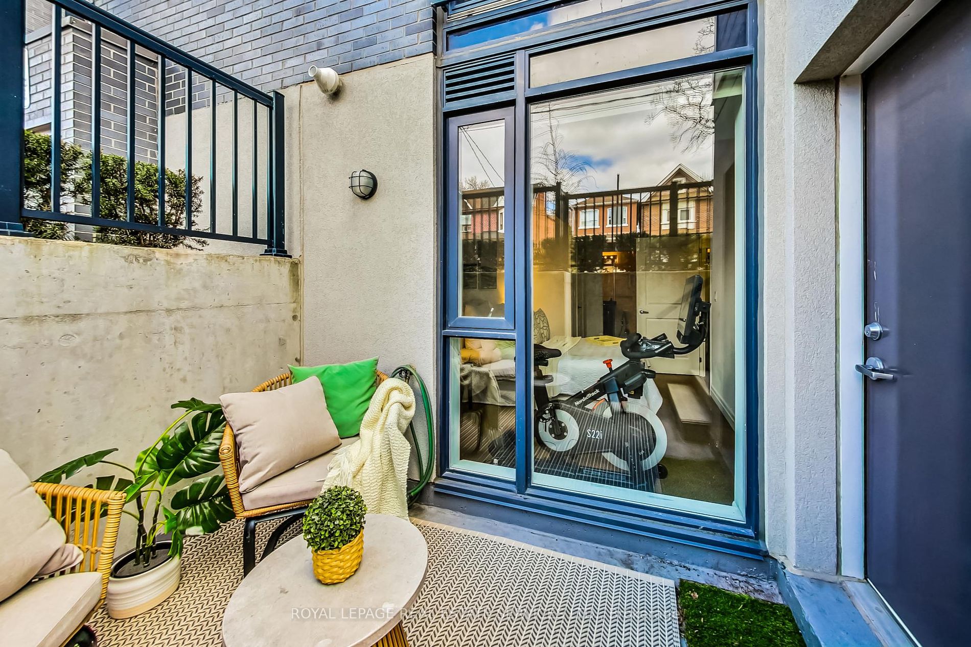 57 Macaulay Ave, #502