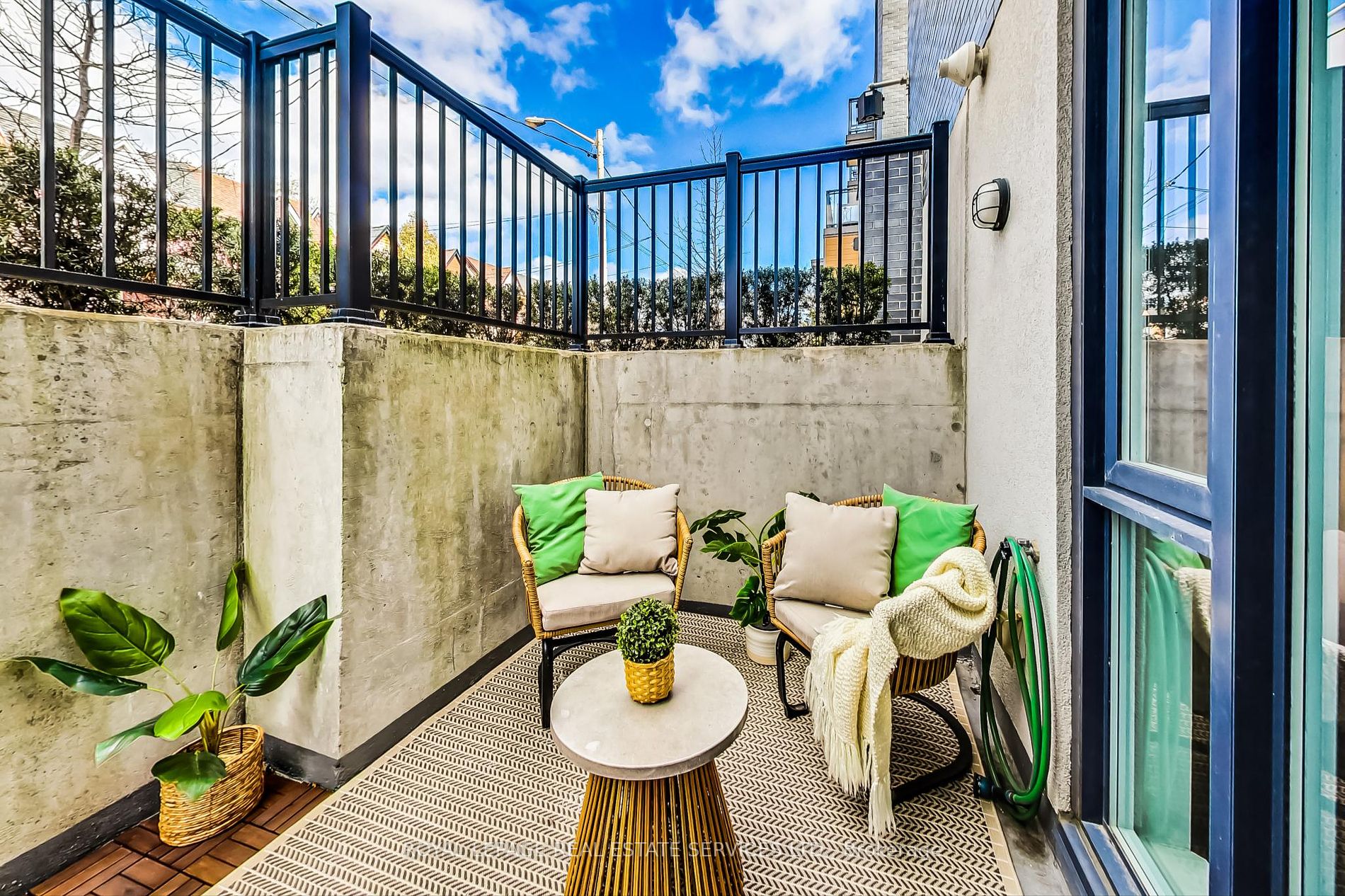 57 Macaulay Ave, #502