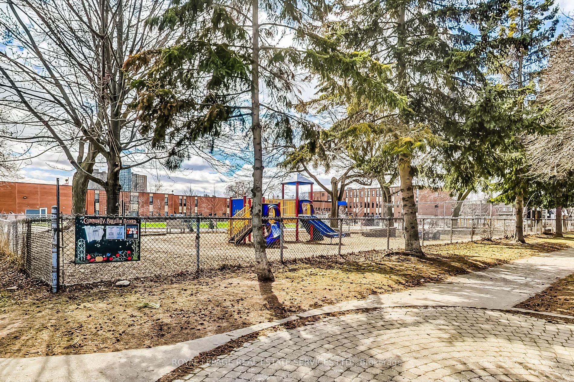 57 Macaulay Ave, #502