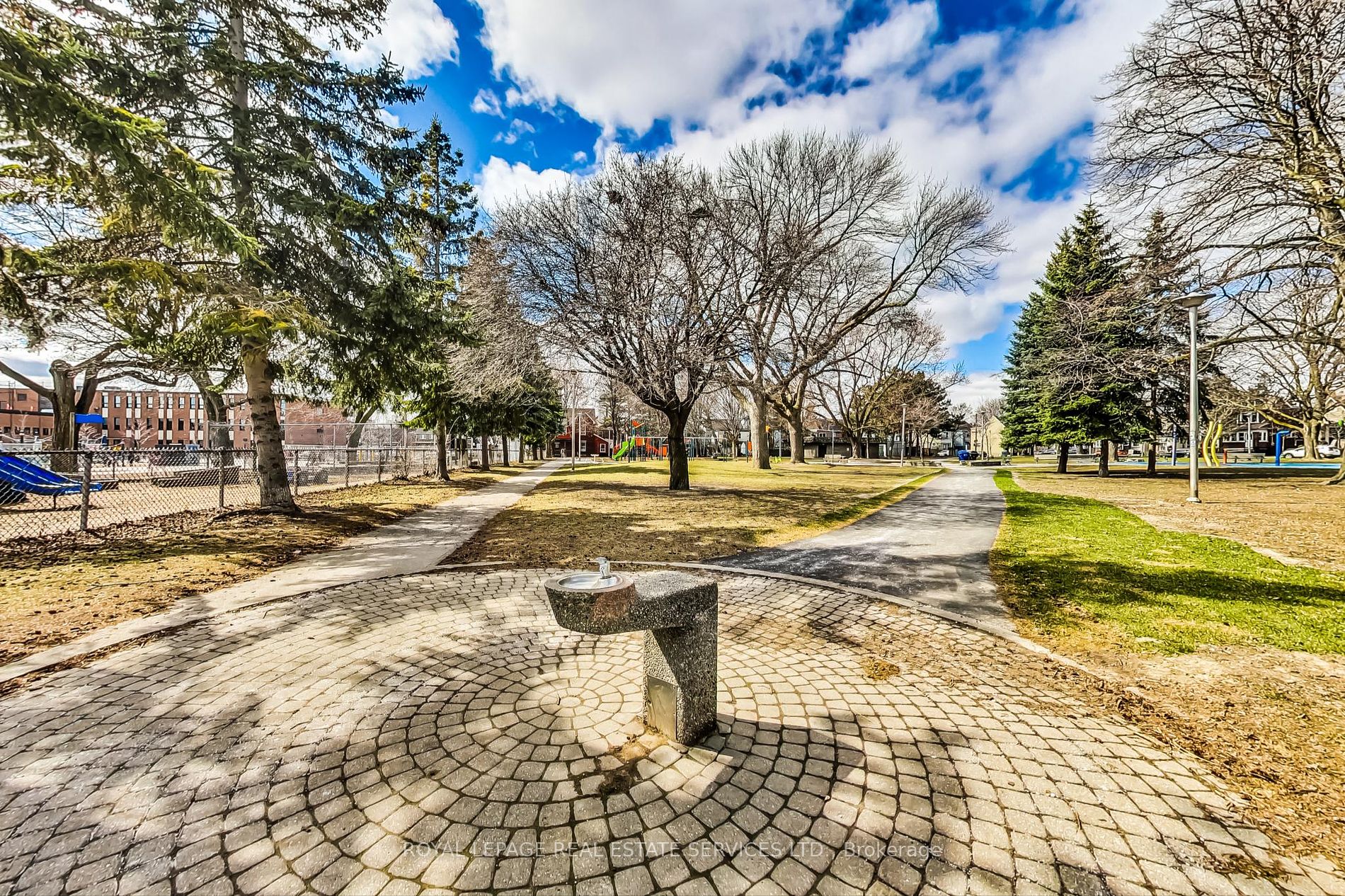 57 Macaulay Ave, #502