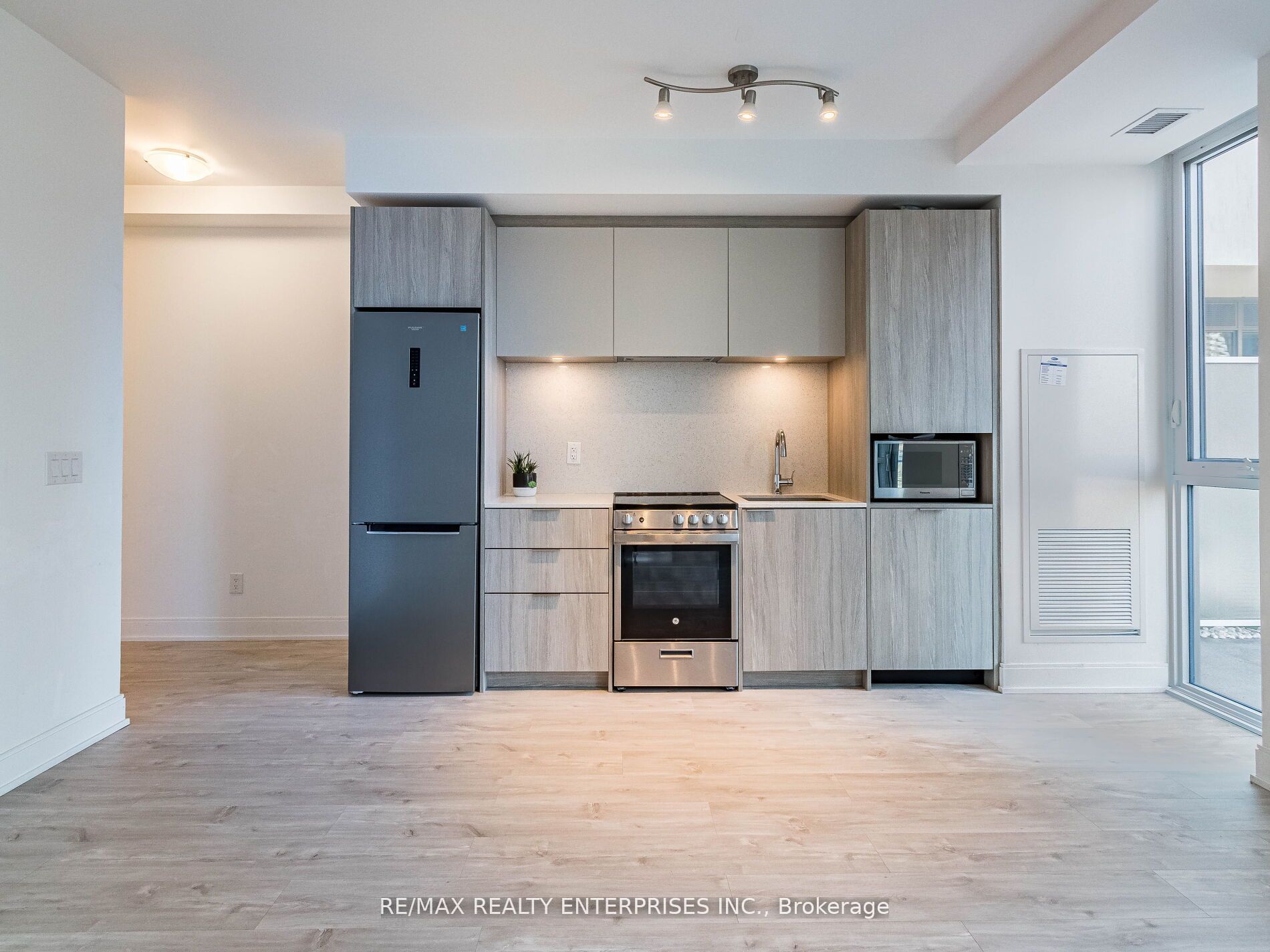 70 Annie Craig Drive #402