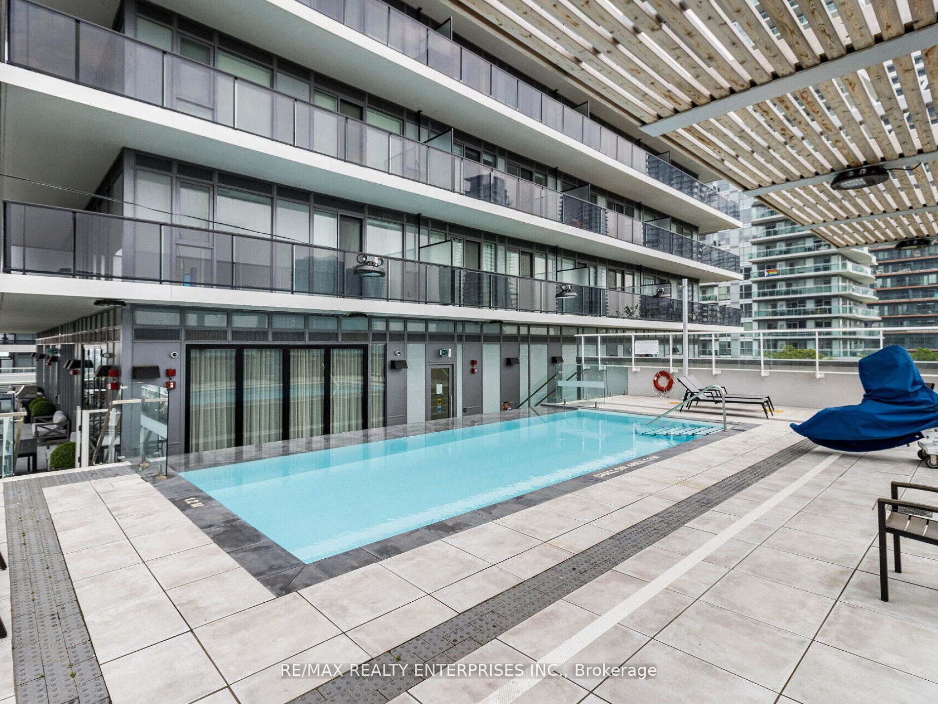 70 Annie Craig Drive #402