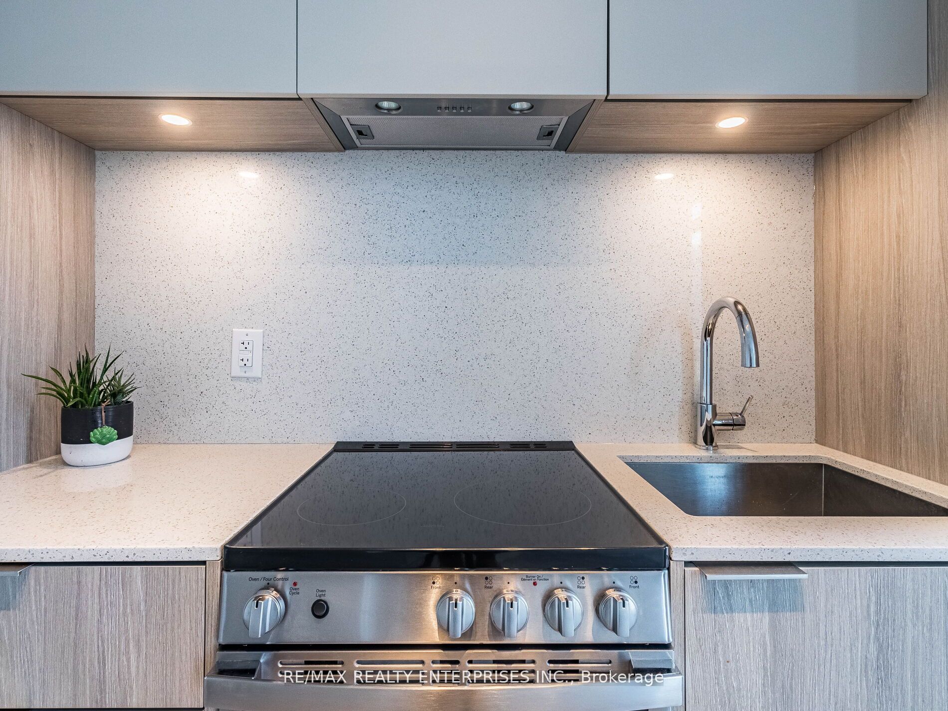 70 Annie Craig Drive #402
