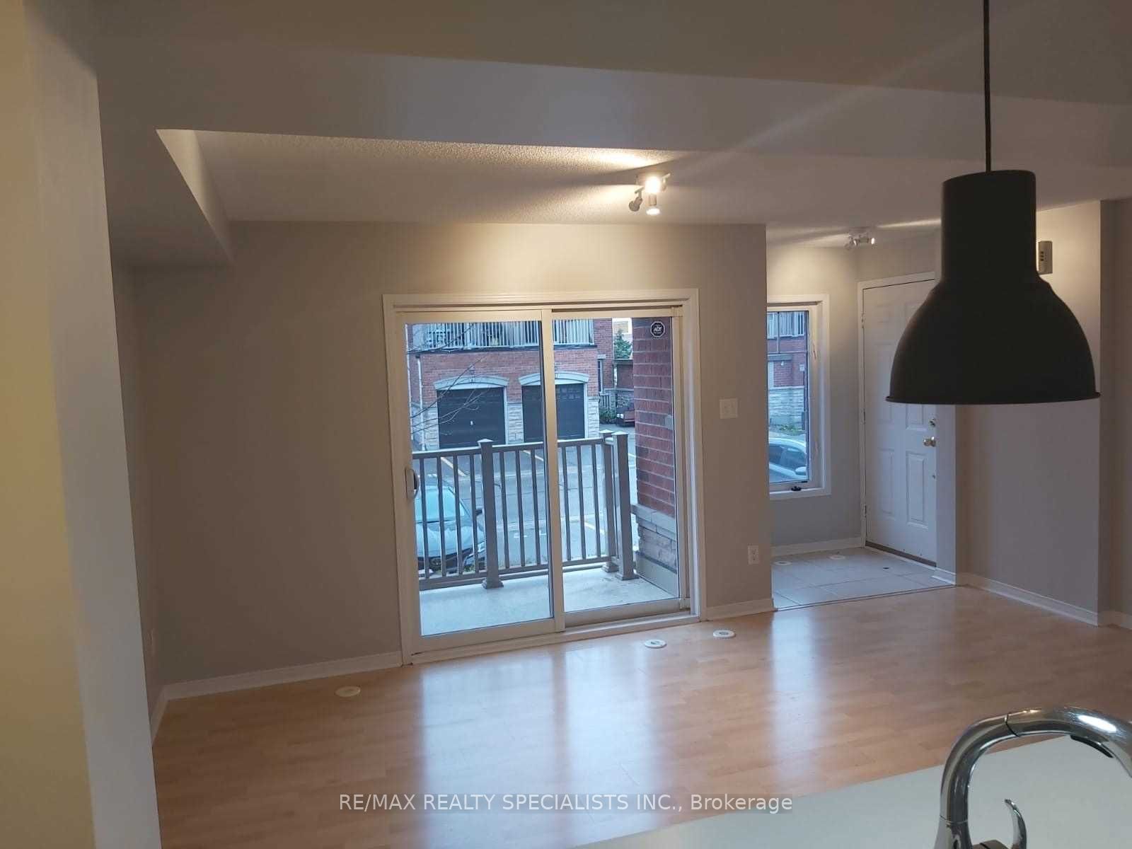 3250 BENTLEY Drive, #7