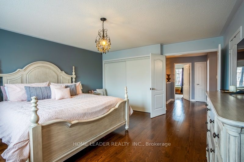 84 Tianalee Cres