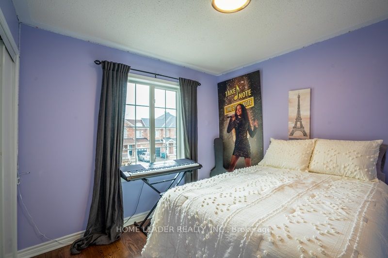 84 Tianalee Cres