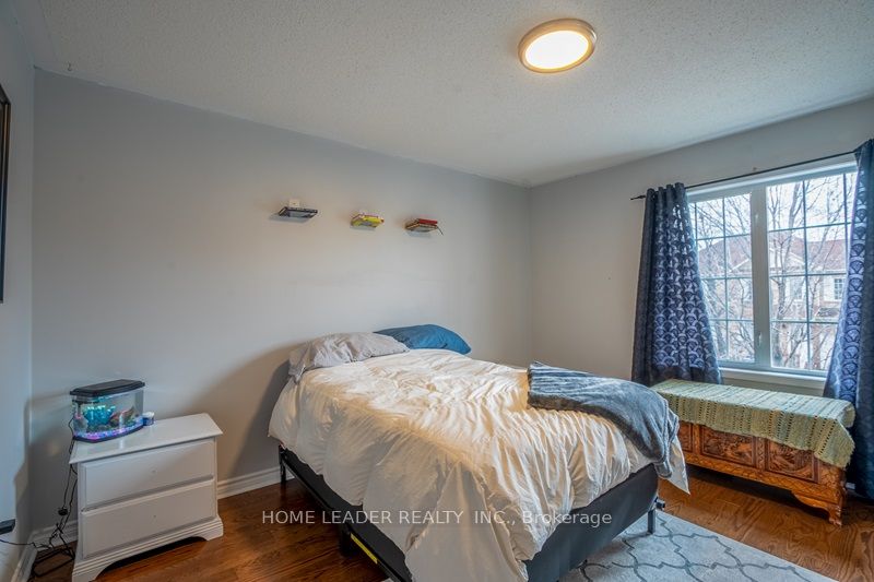 84 Tianalee Cres