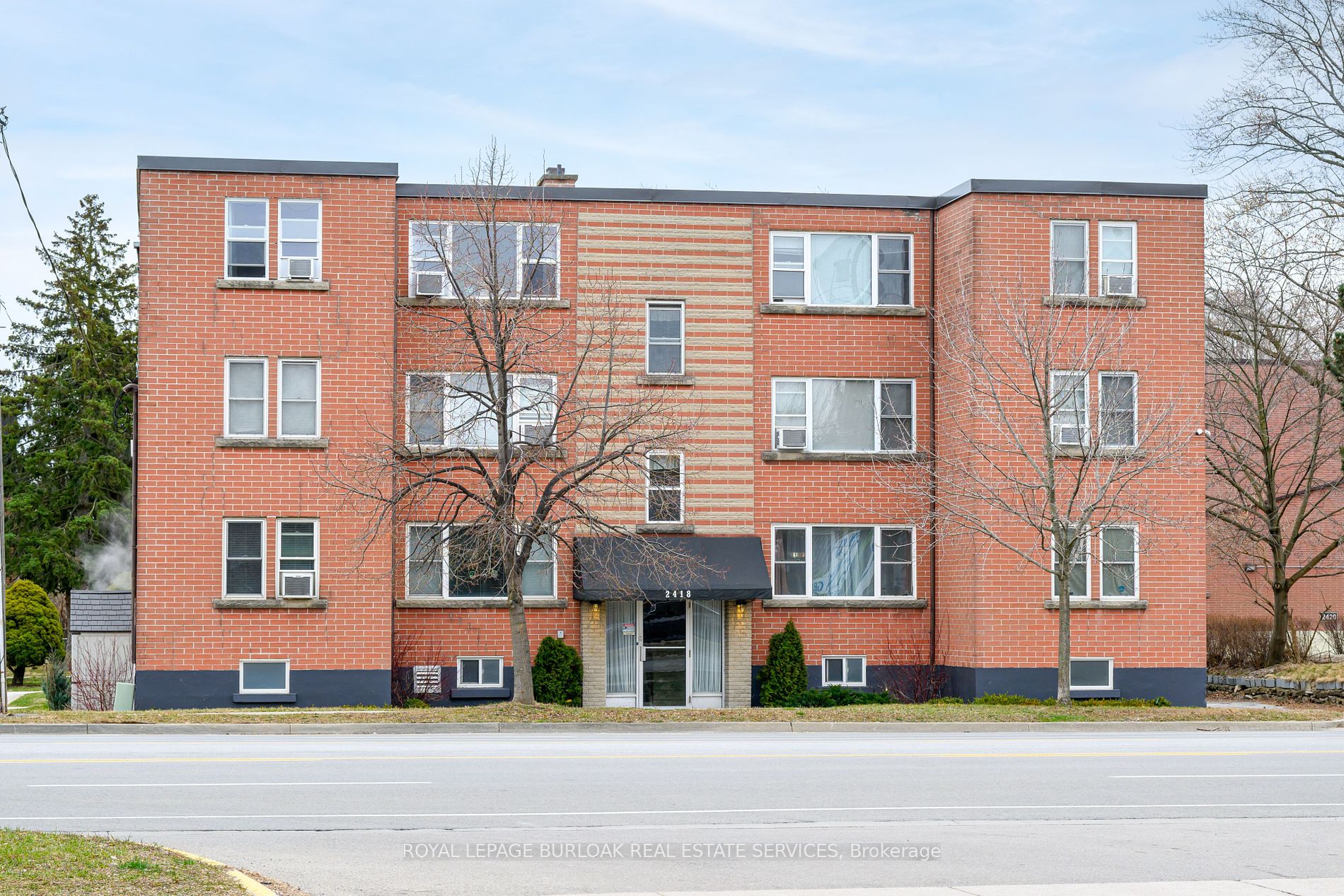 2418 New St, #12