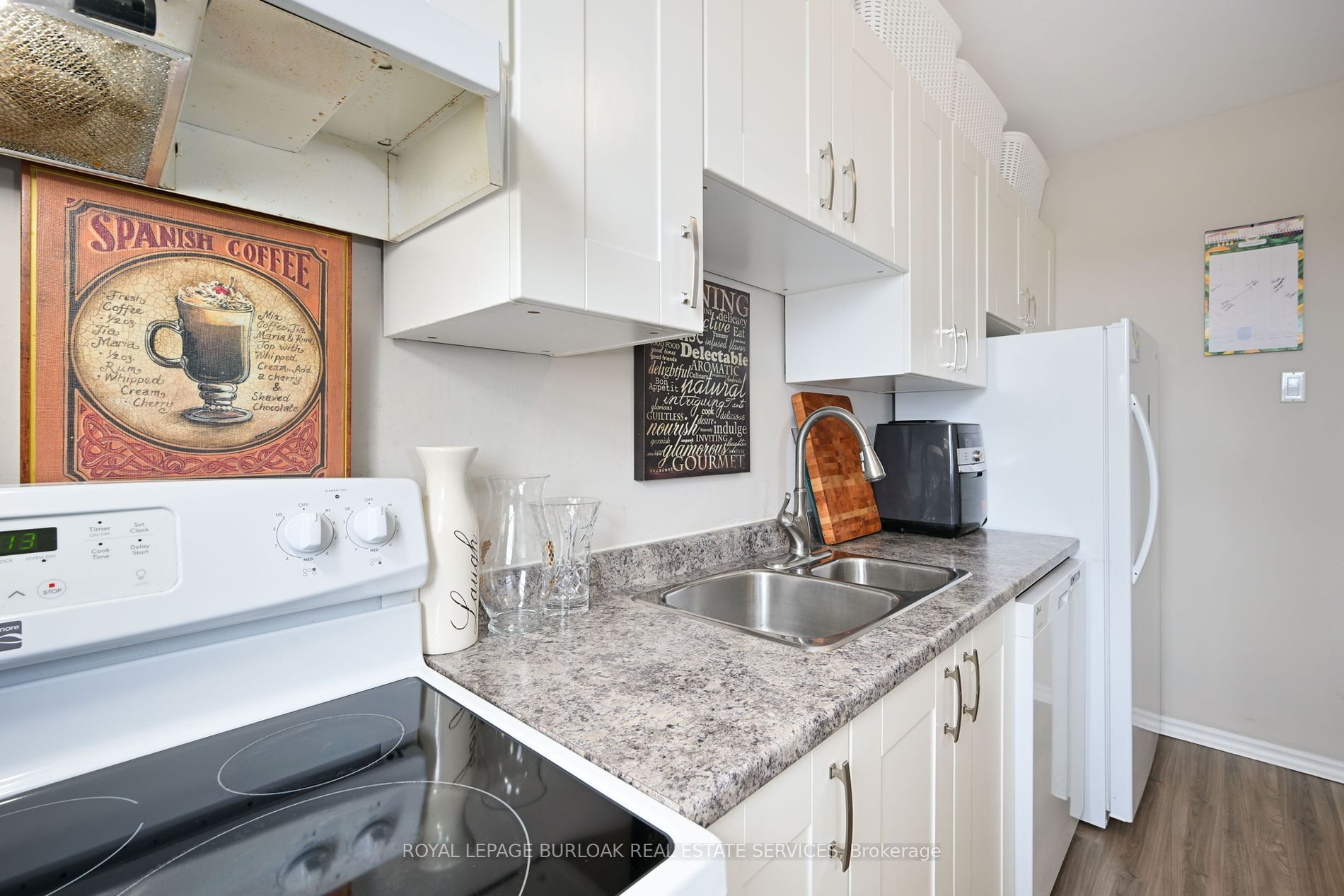 2418 New St, #12