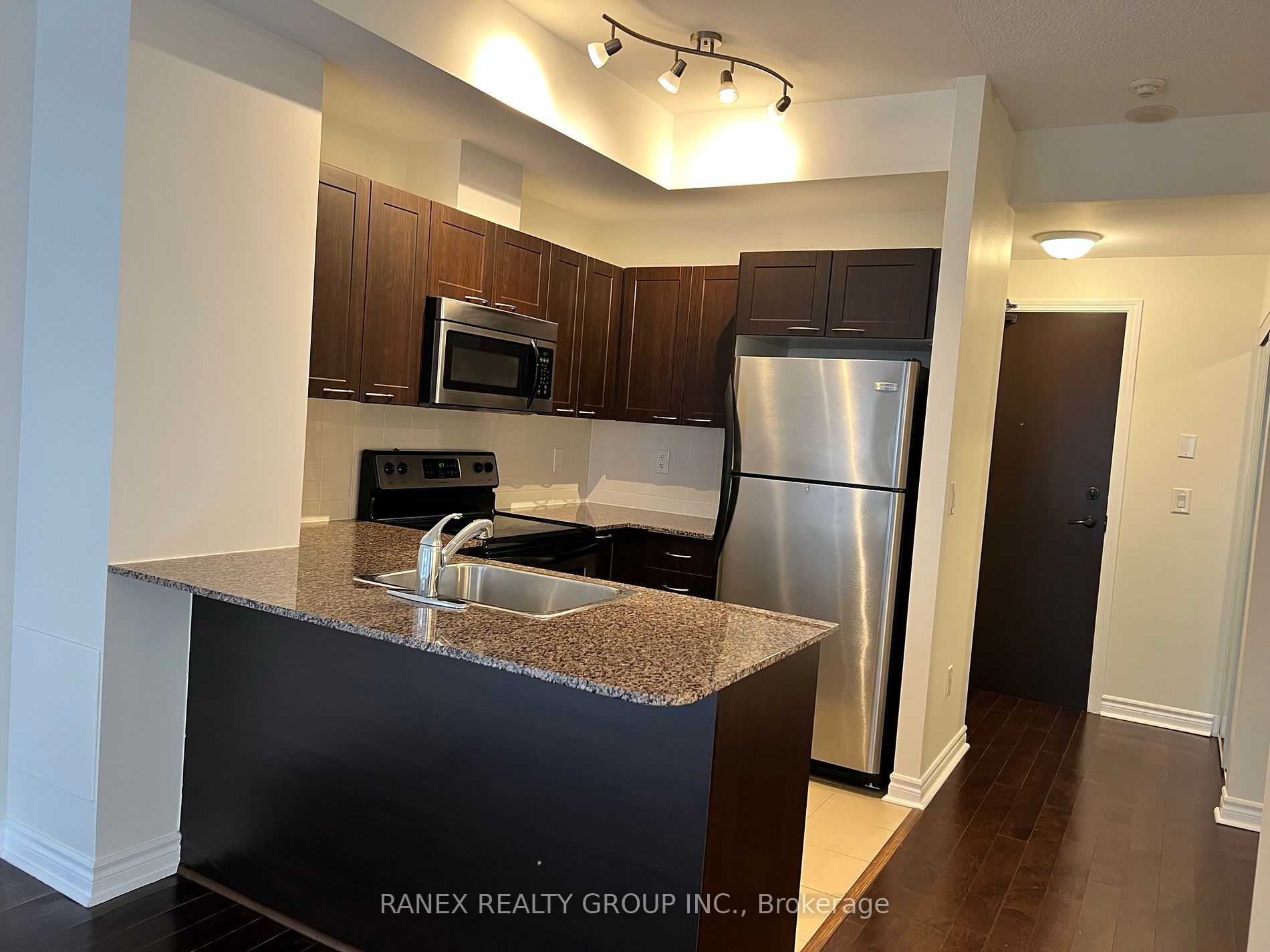 385 Prince Of Wales Drive #317