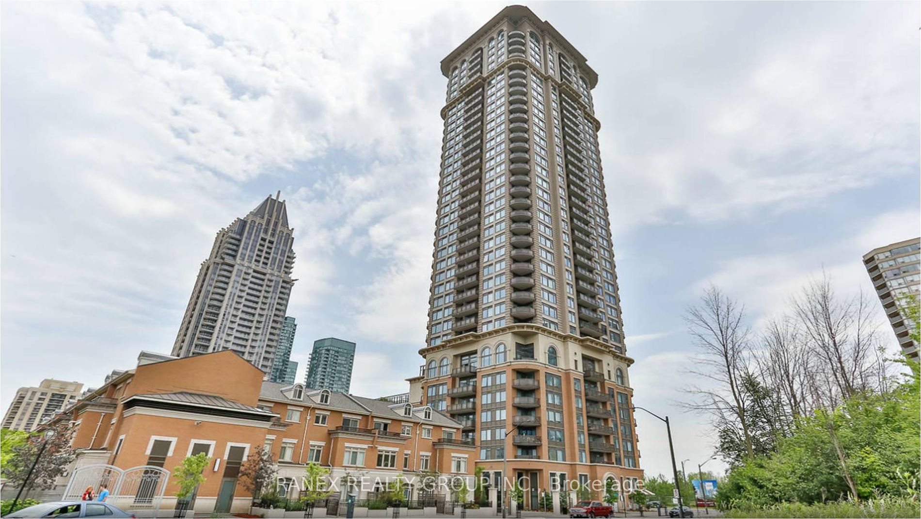 385 Prince Of Wales Drive #317