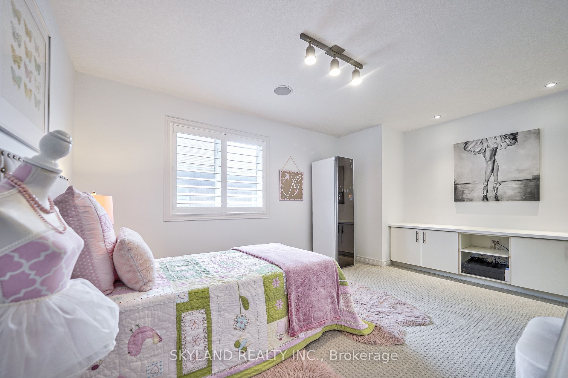 2400 Colonel William Parkway