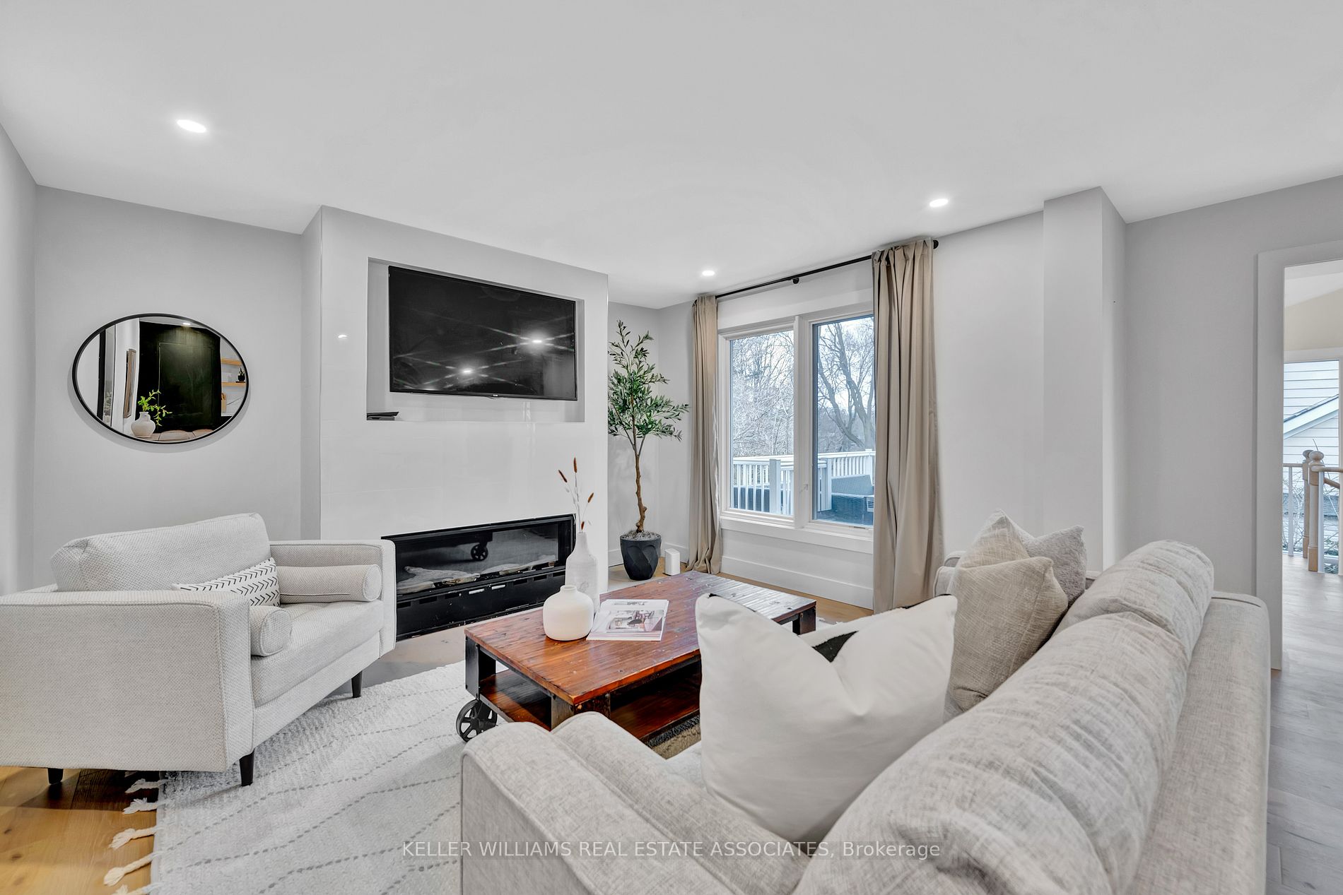 551 Cochise Crescent
