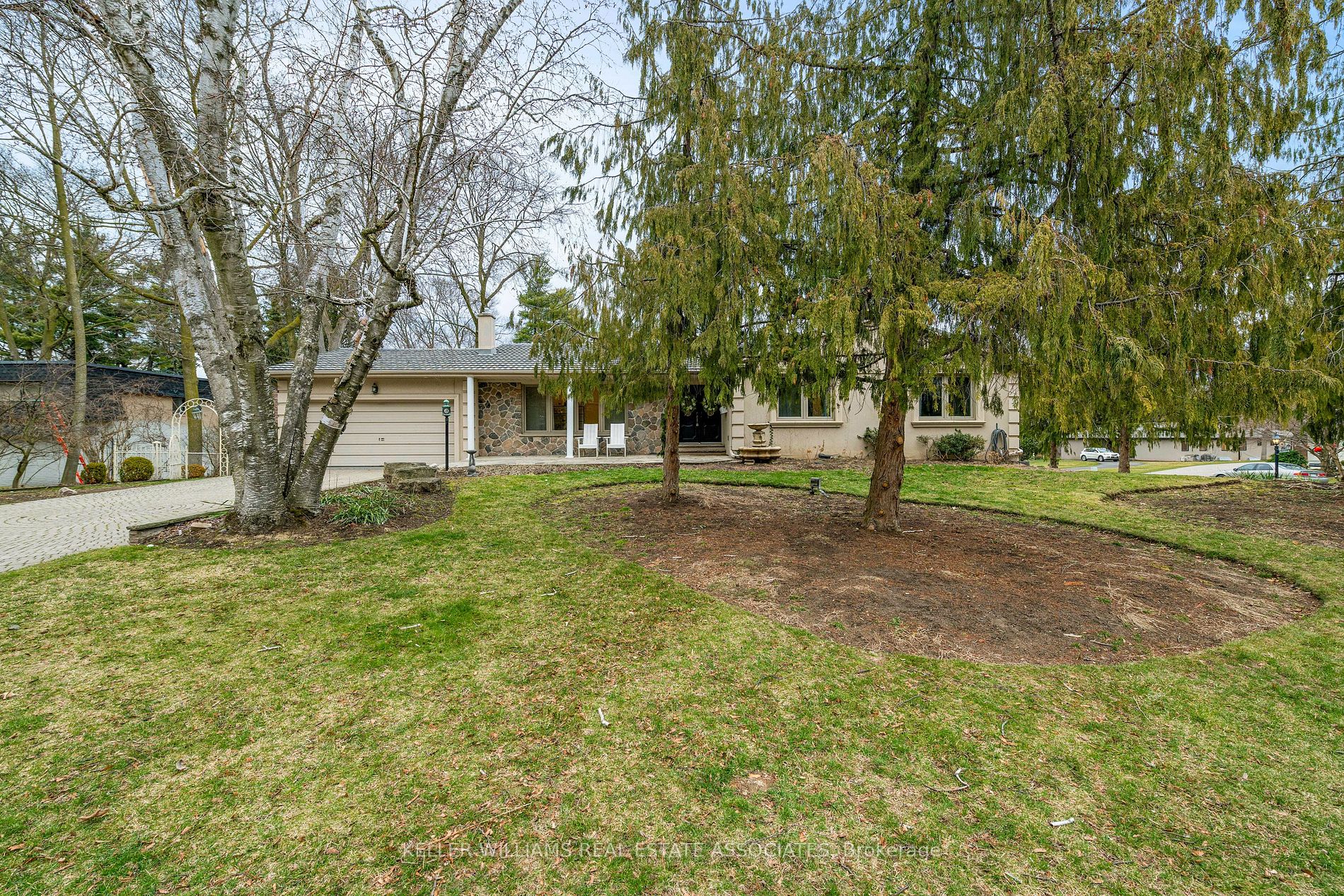 551 Cochise Crescent