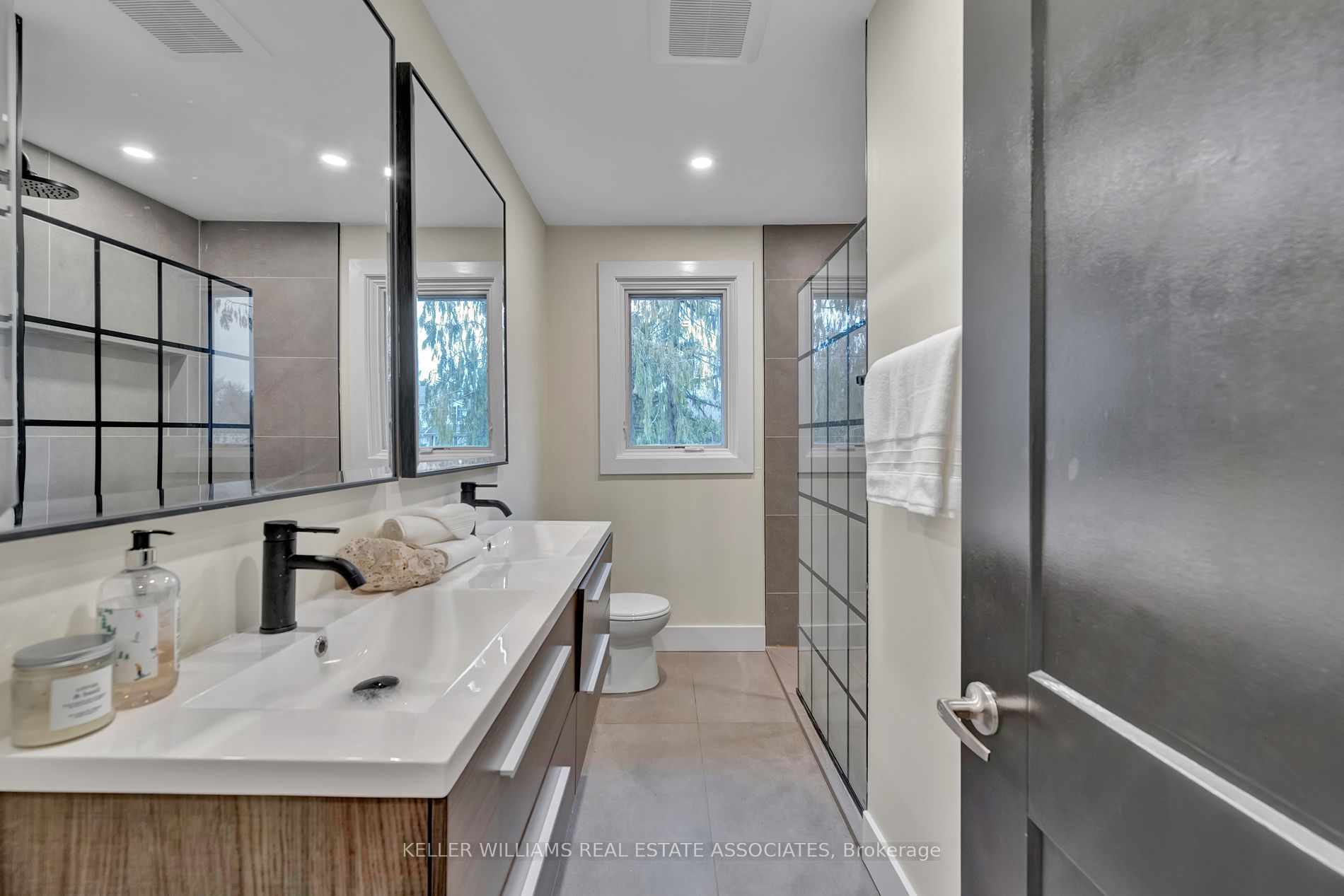 551 Cochise Crescent