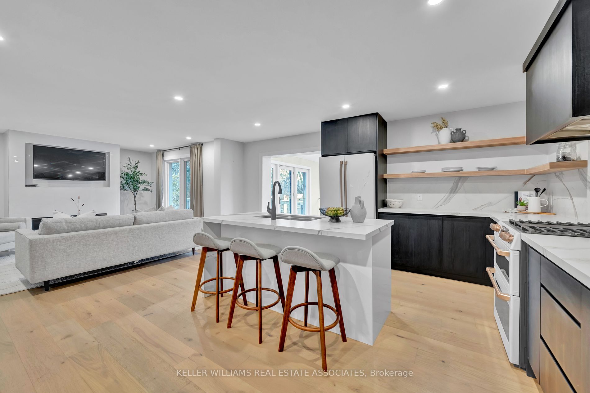 551 Cochise Crescent
