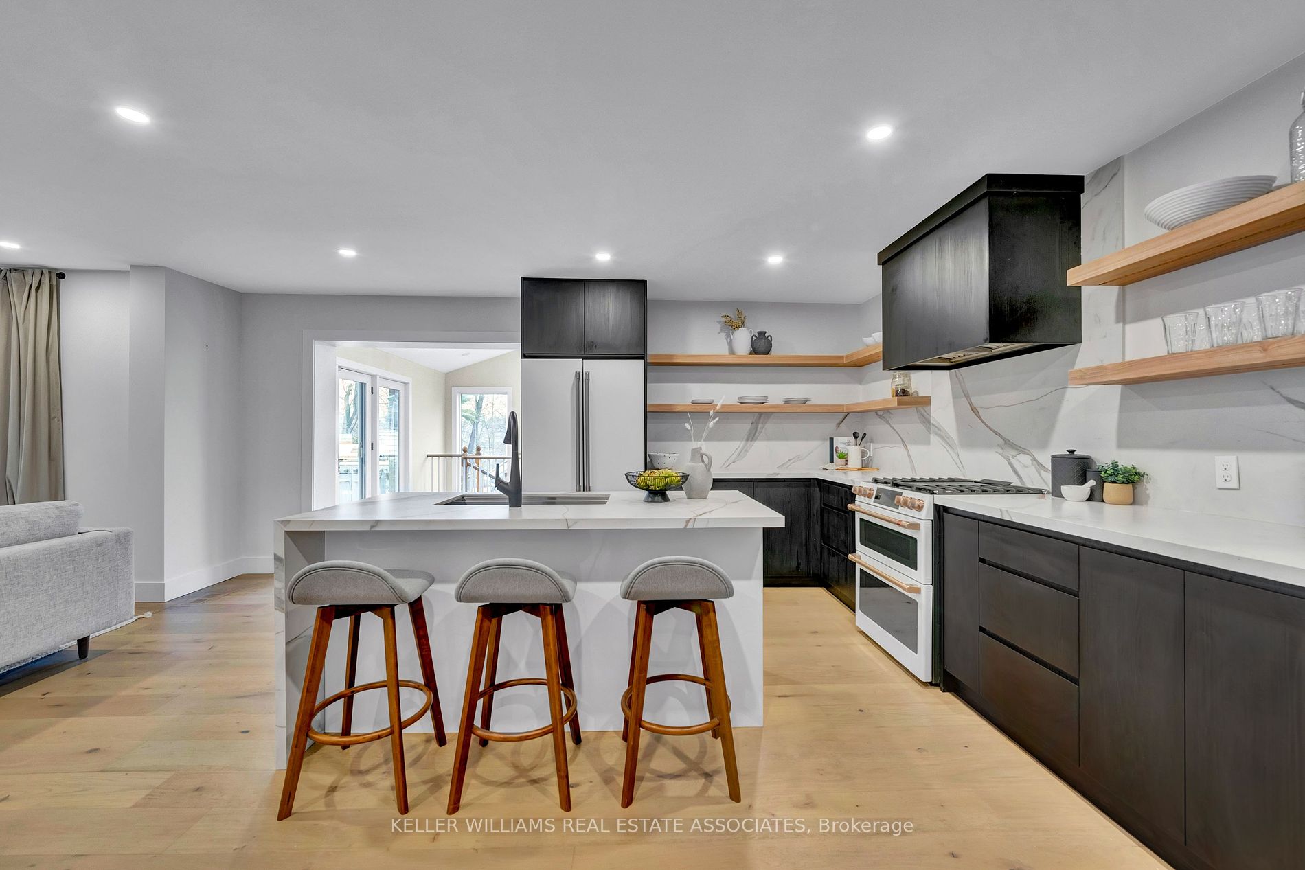 551 Cochise Crescent