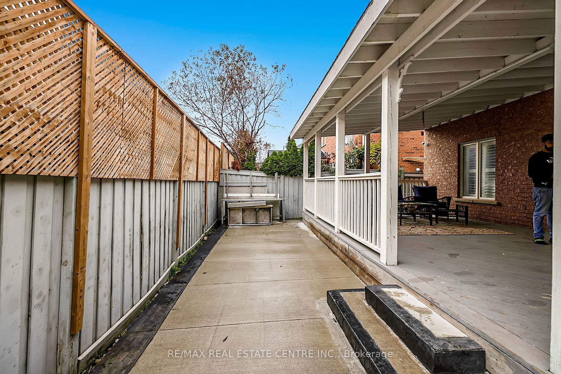 12 Maisonneuve Blvd