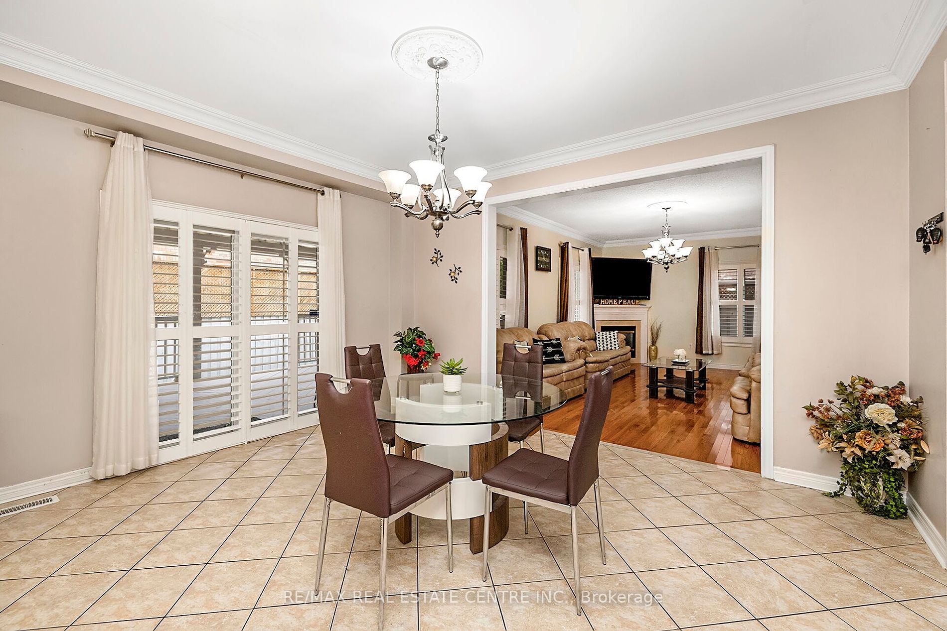 12 Maisonneuve Blvd