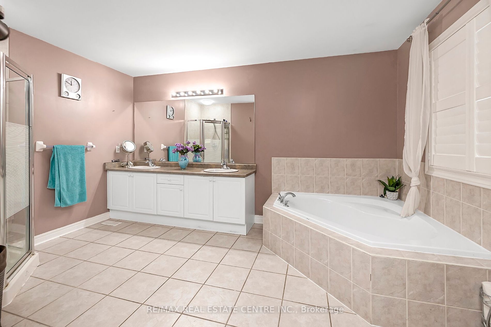 12 Maisonneuve Blvd