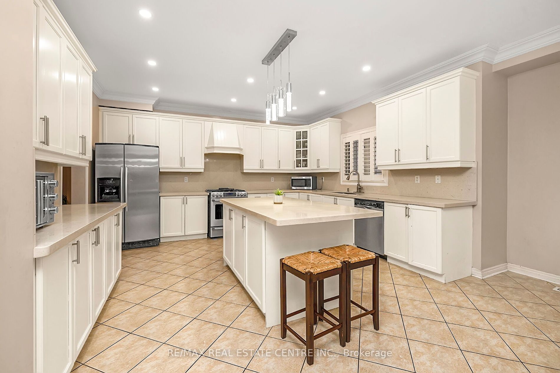12 Maisonneuve Blvd