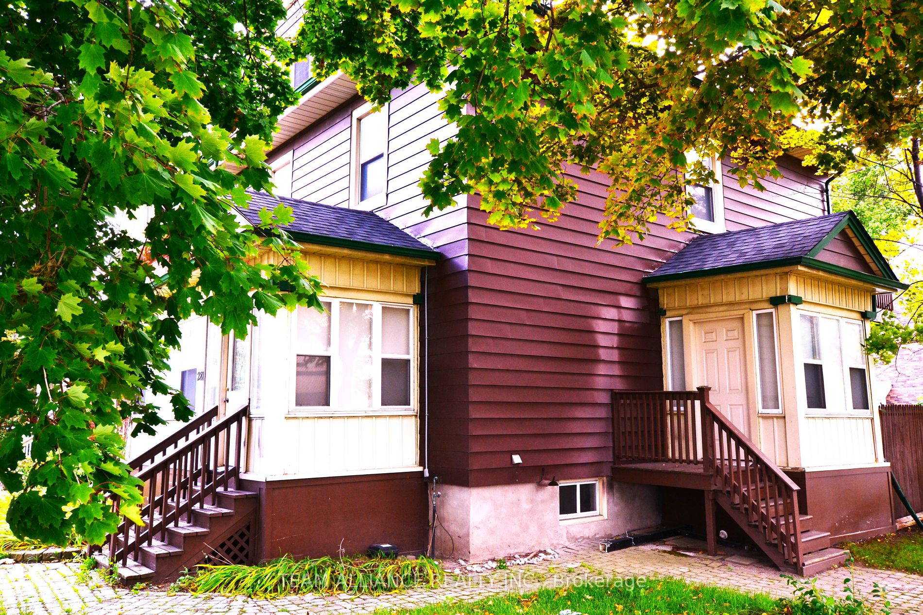 281 Main St N