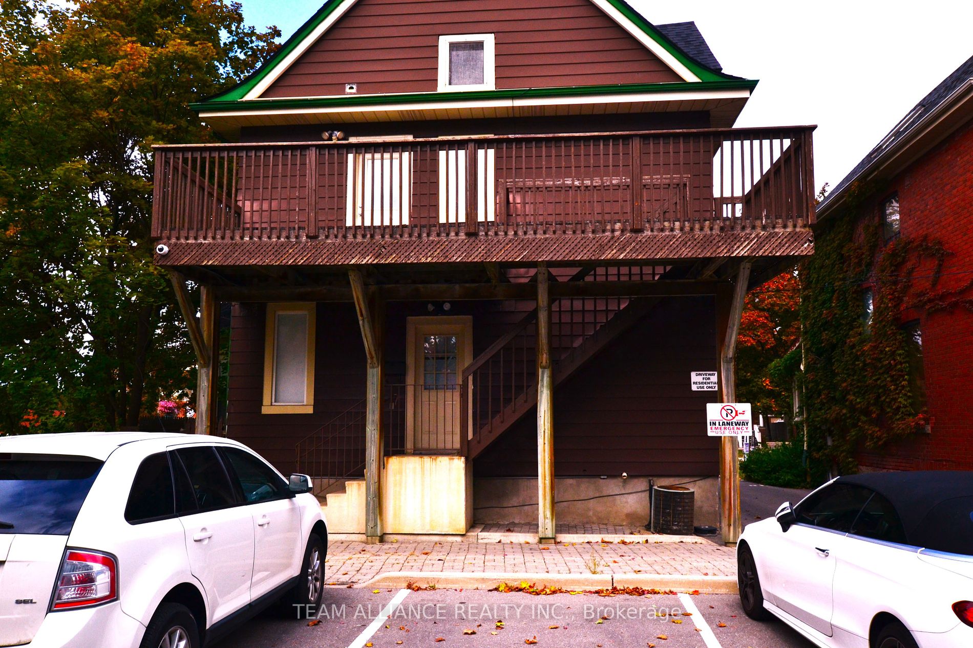 281 Main St N