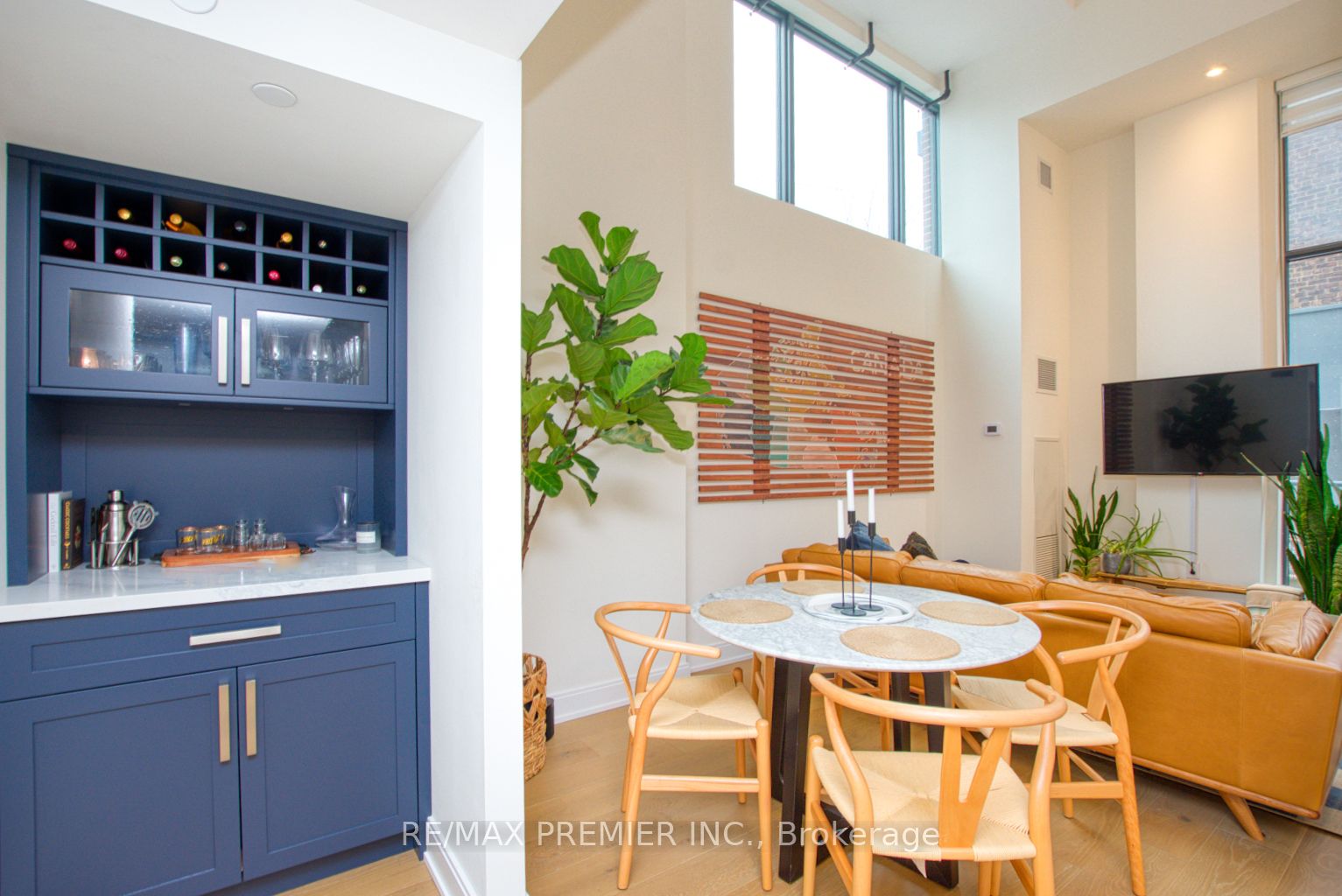 430 Roncesvalles Avenue, #105