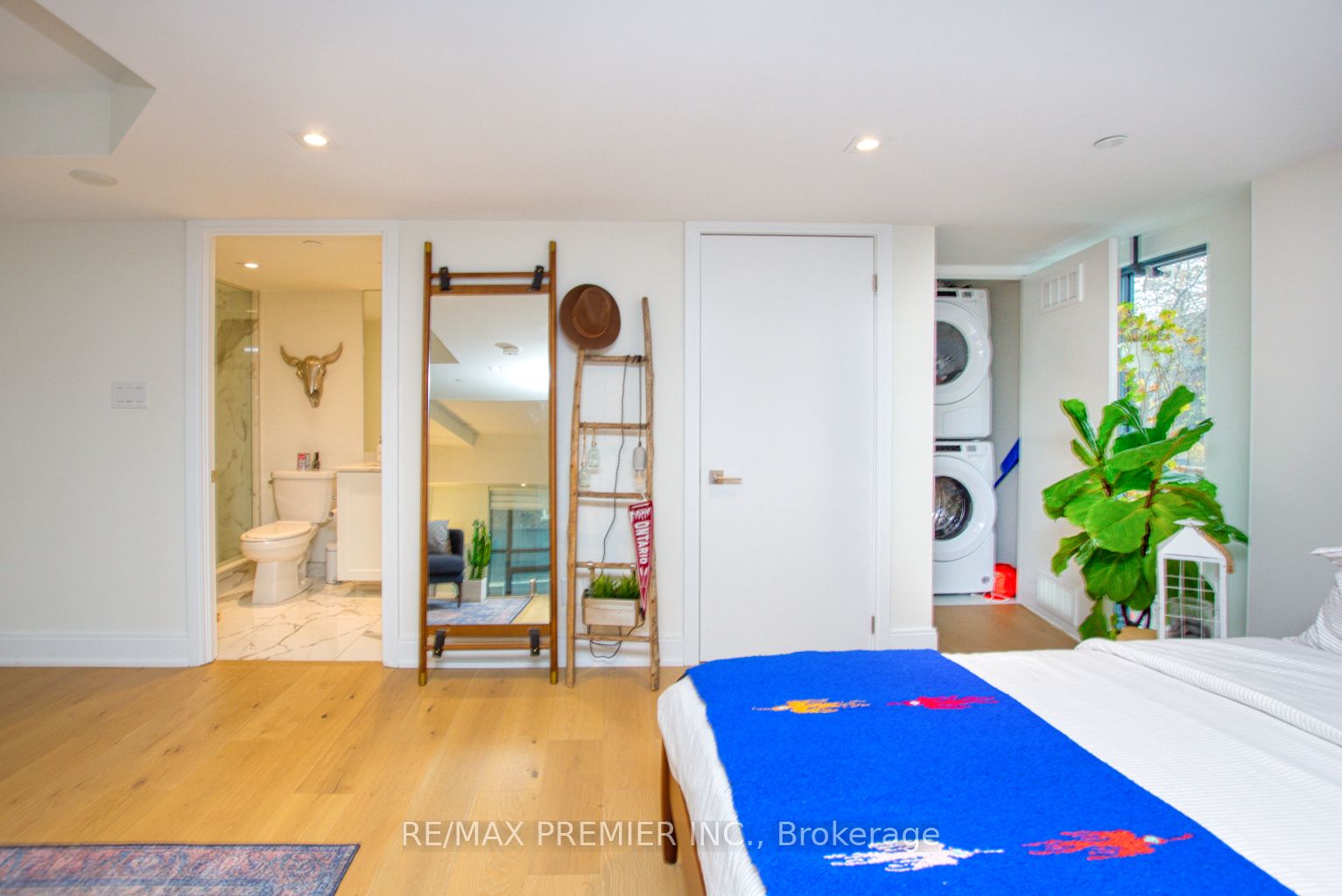 430 Roncesvalles Avenue, #105