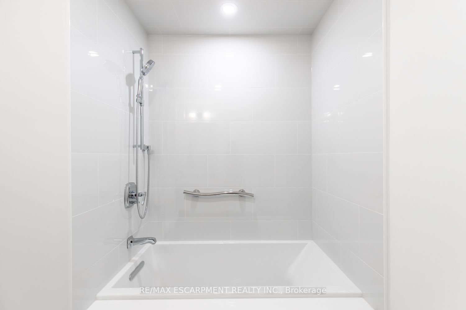 2060 Lakeshore Road, #711