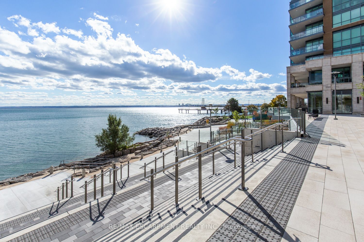 2060 Lakeshore Road, #711