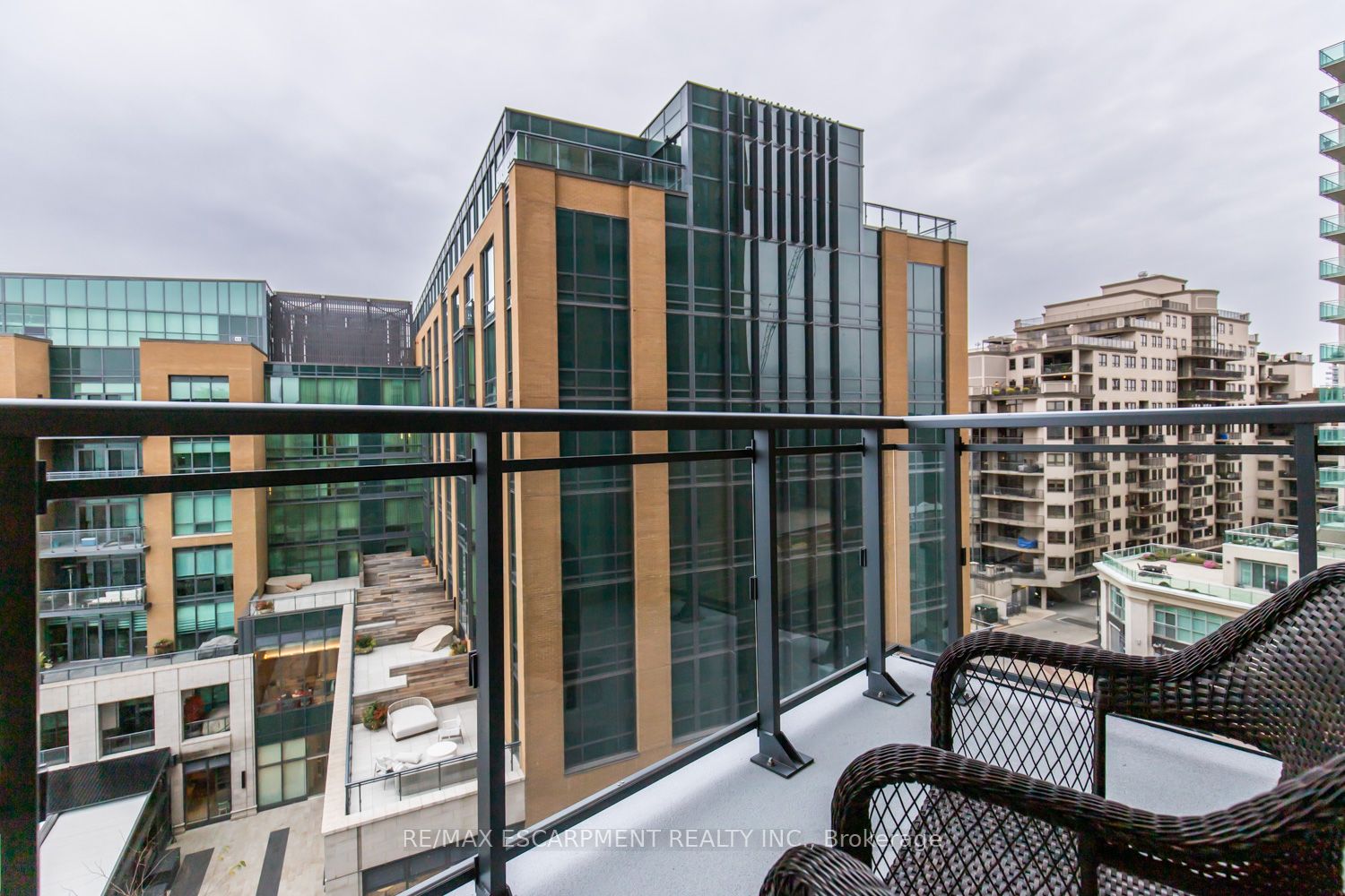 2060 Lakeshore Road, #711