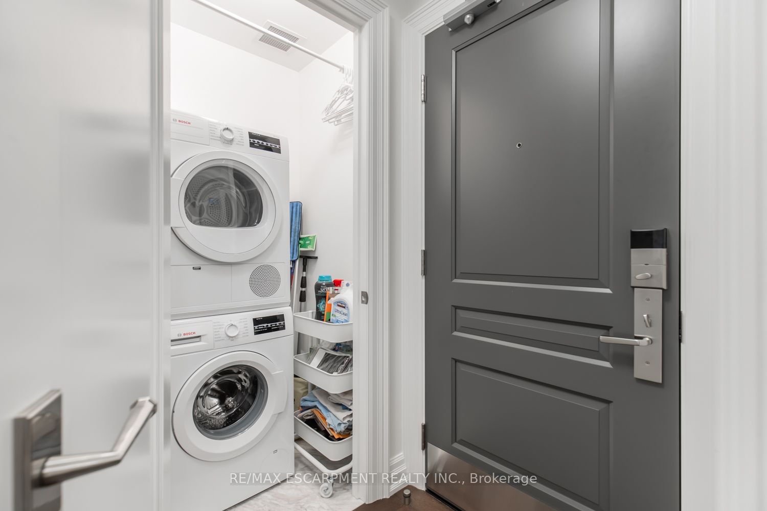 2060 Lakeshore Road, #711