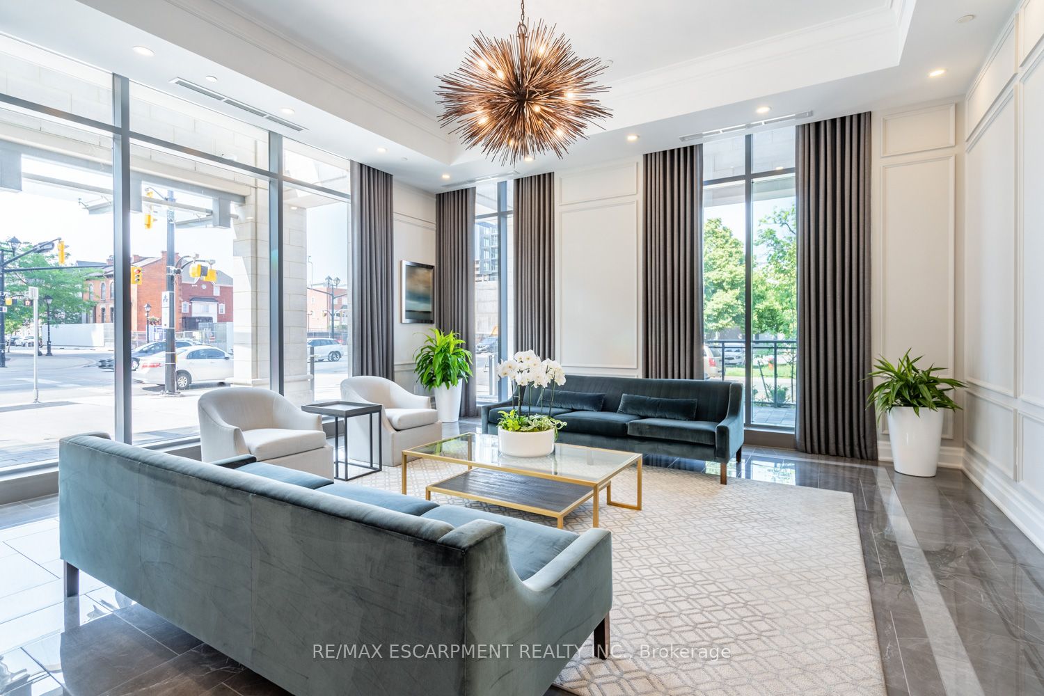 2060 Lakeshore Road, #711