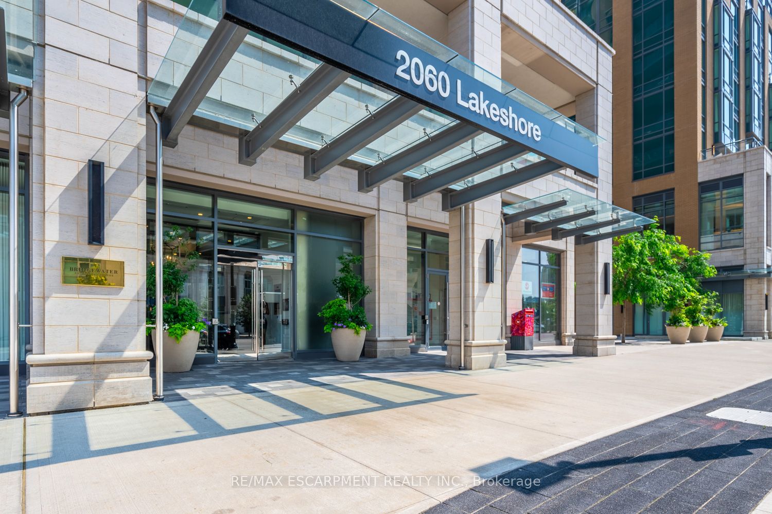 2060 Lakeshore Road, #711