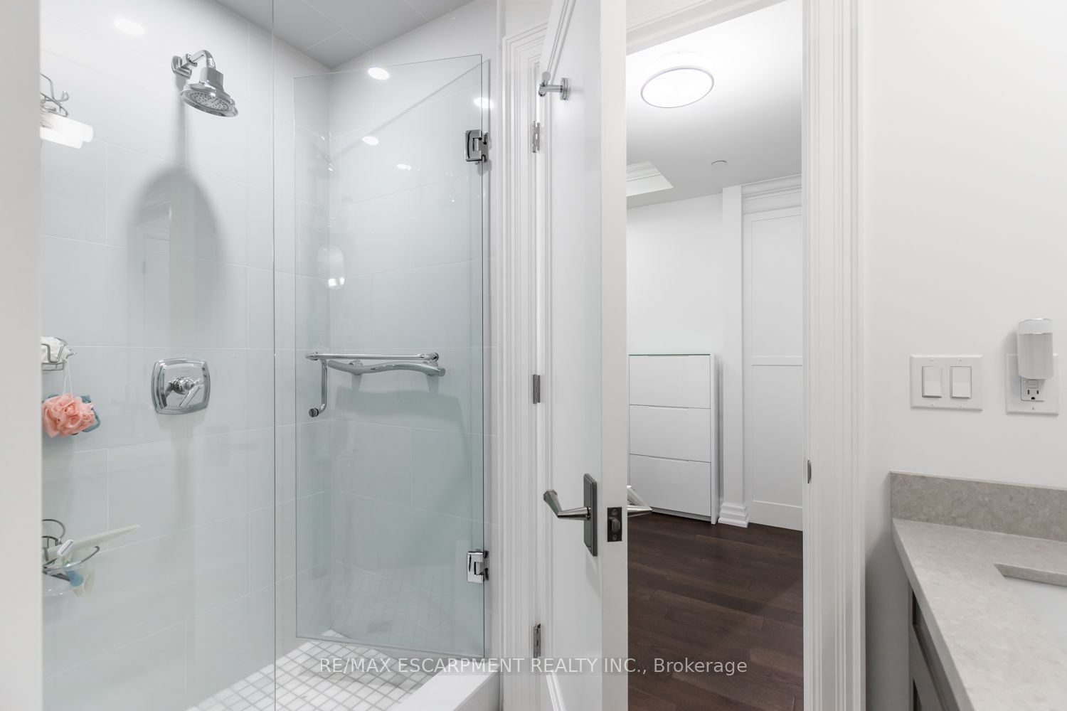 2060 Lakeshore Road, #711
