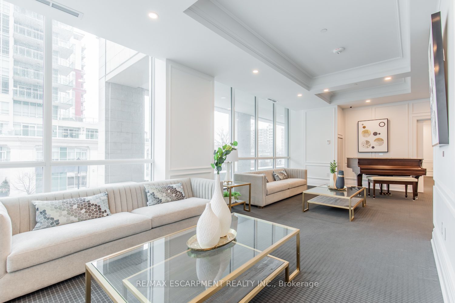2060 Lakeshore Road, #711