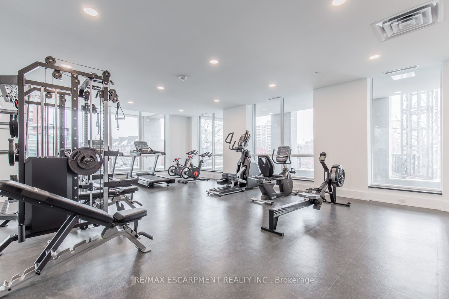 2060 Lakeshore Road, #711