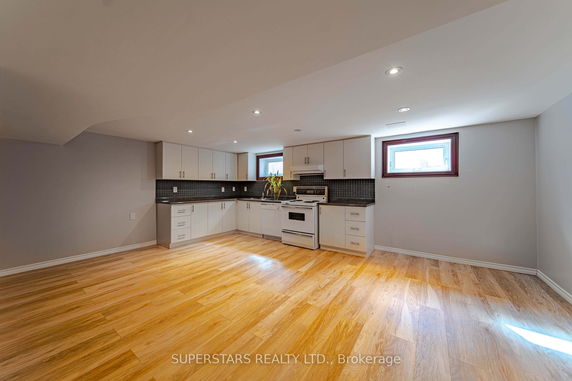 3043 Weston Road