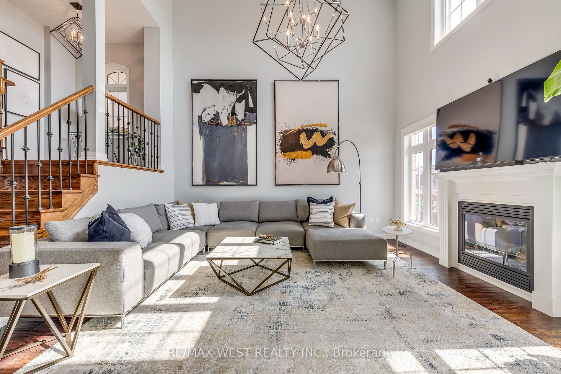 606 Nairn Circle
