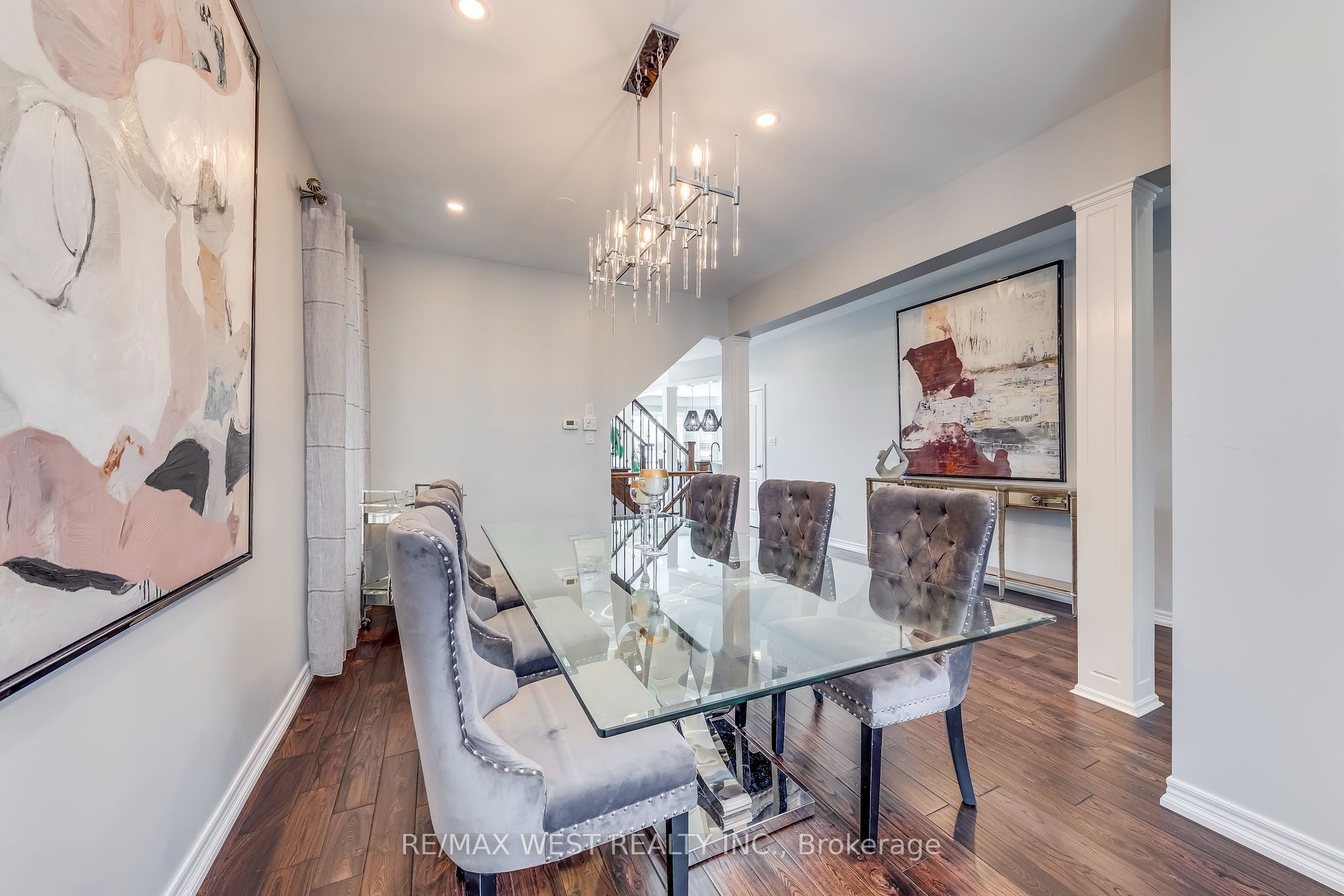 606 Nairn Circle