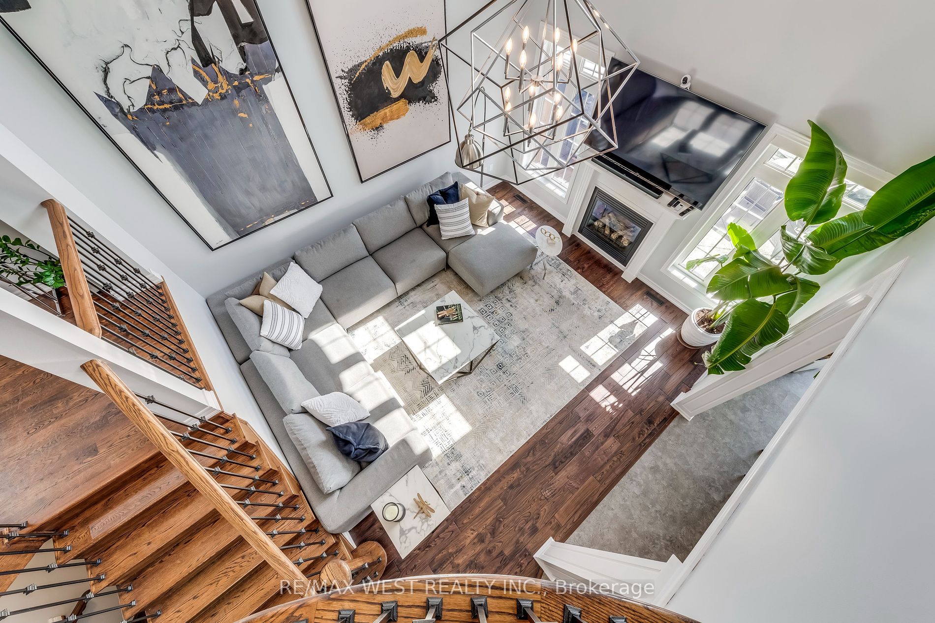 606 Nairn Circle