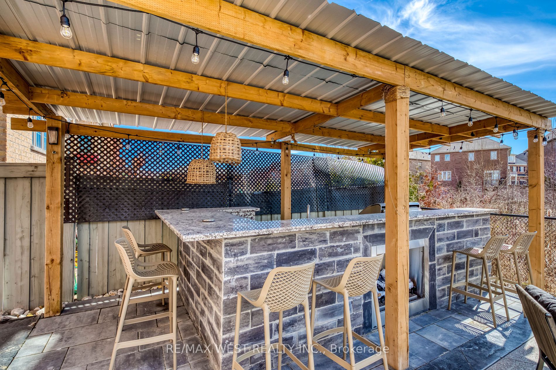 606 Nairn Circle