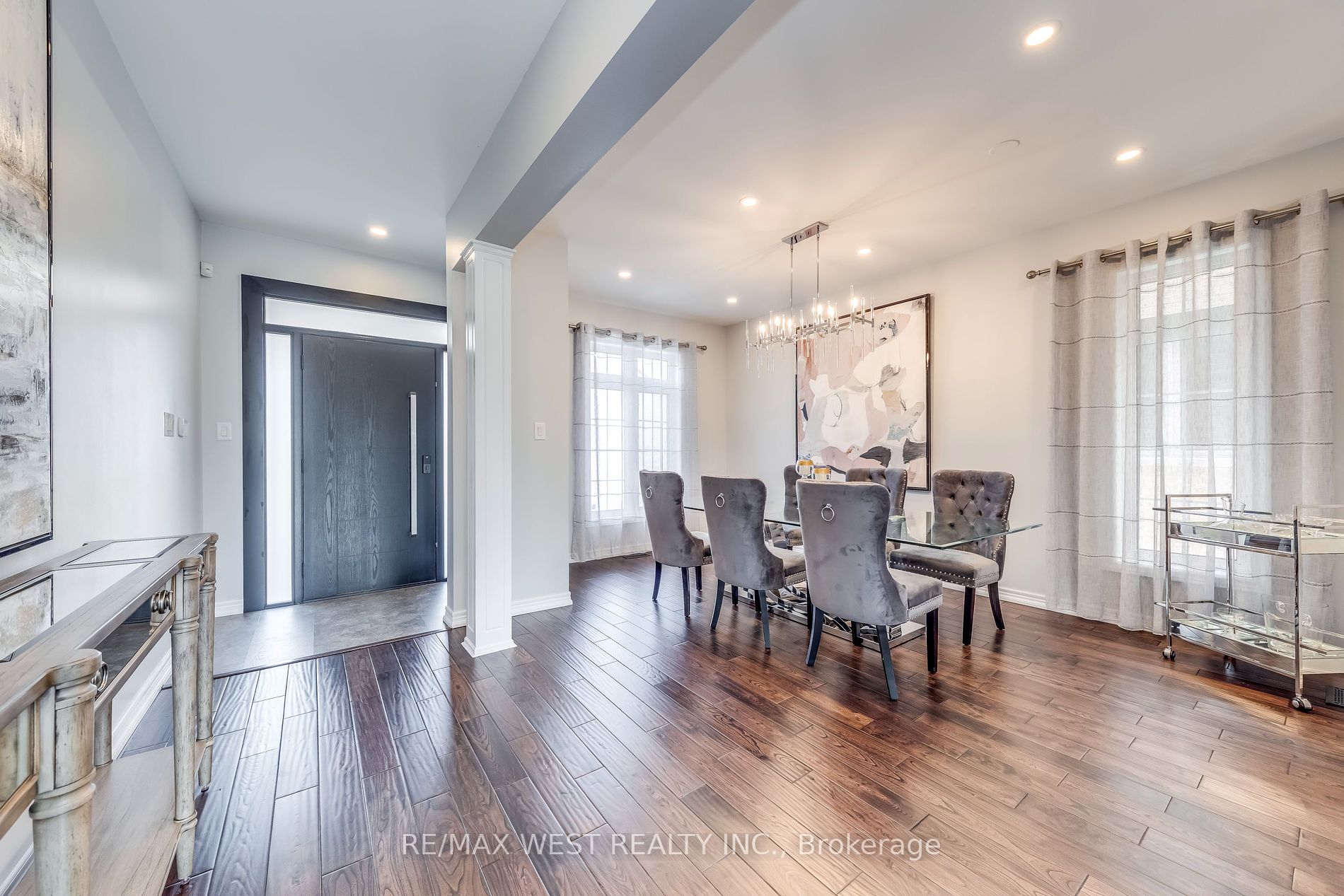 606 Nairn Circle