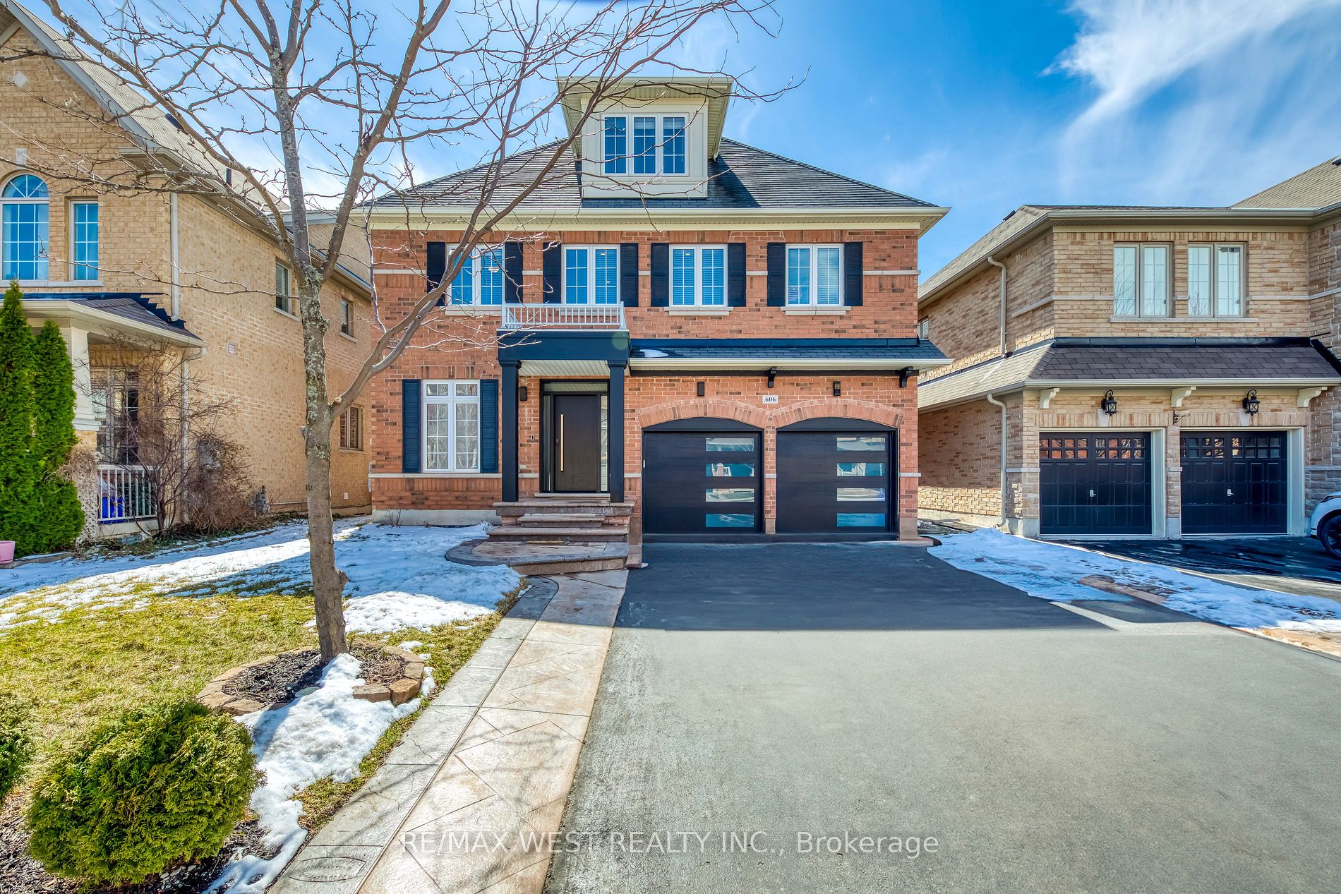 606 Nairn Circle