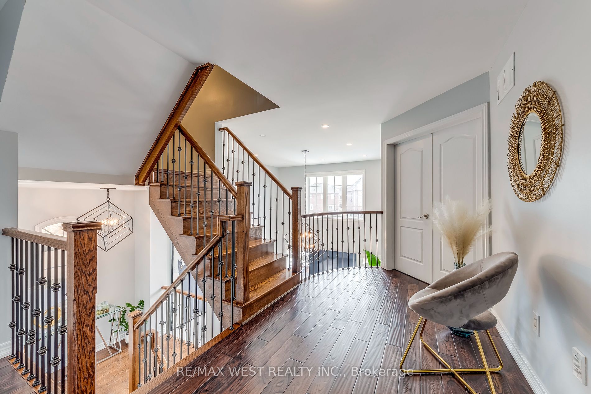606 Nairn Circle