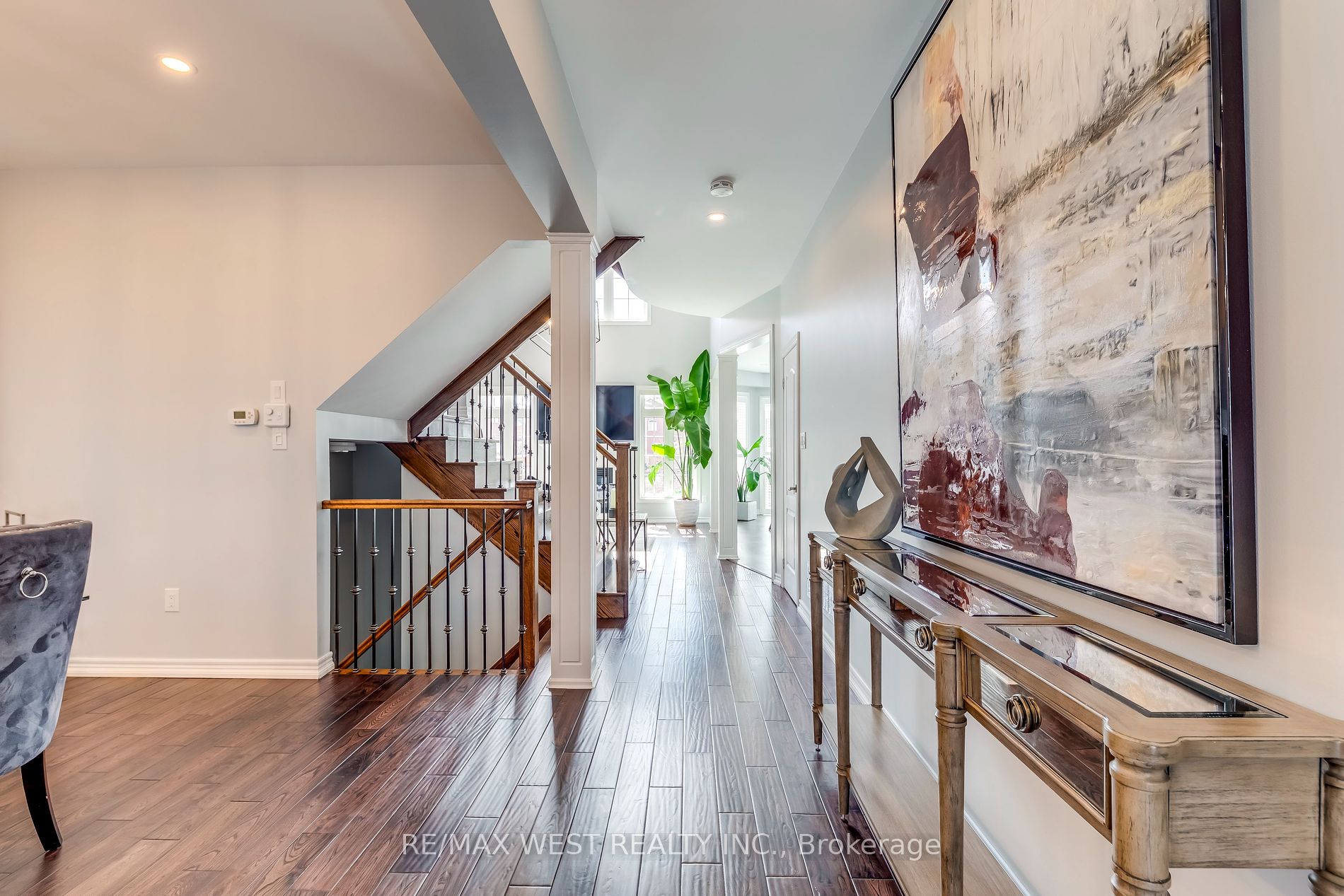 606 Nairn Circle