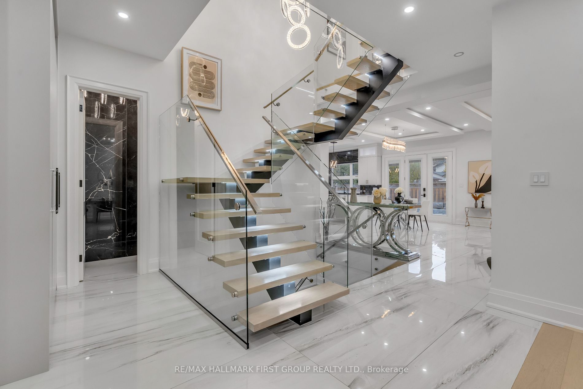 246 Edenbridge Dr