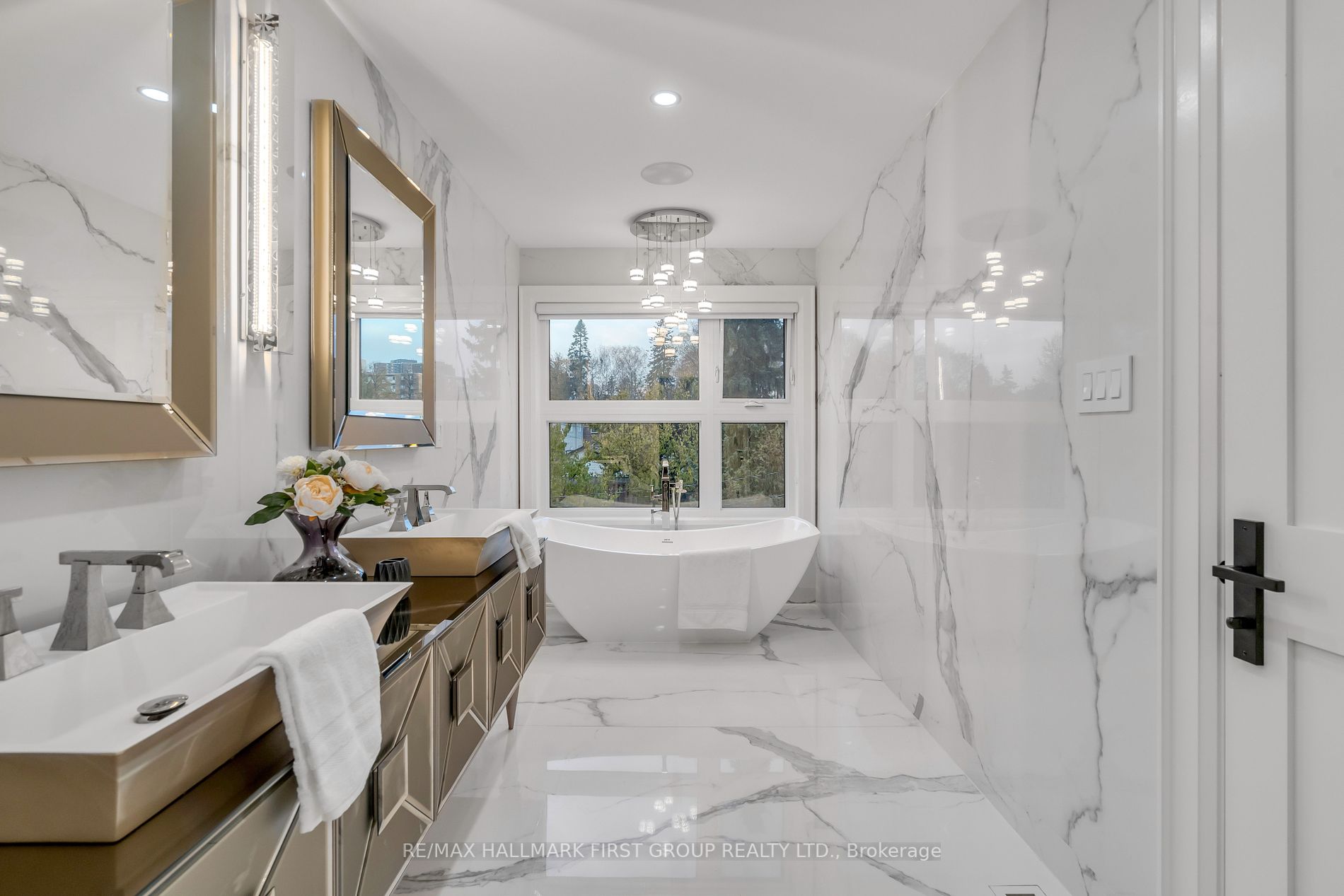 246 Edenbridge Dr