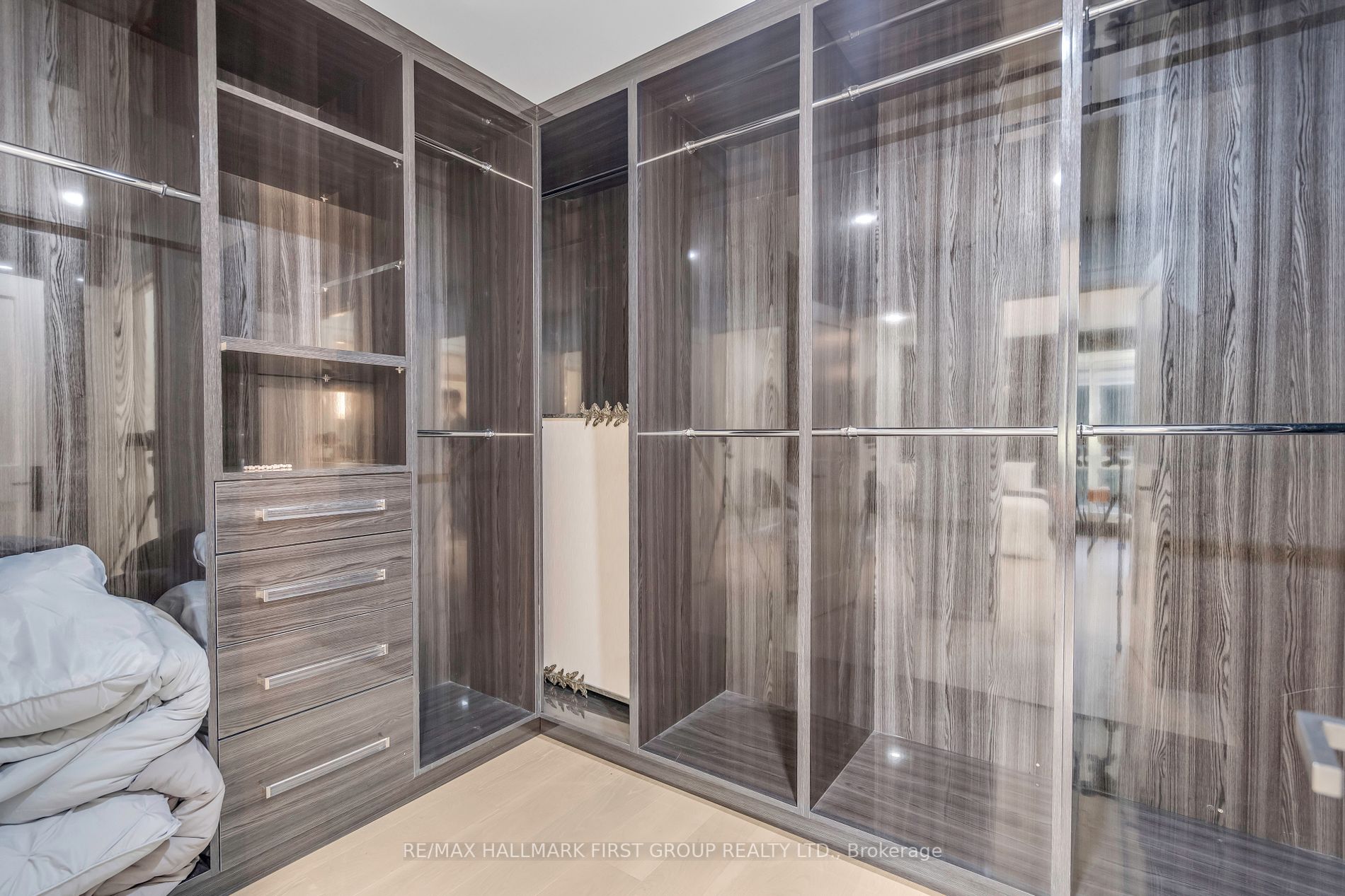 246 Edenbridge Dr